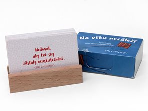 Na věku nez&#225;lež&#237; / Inspirace pro st&#225;le mlad&#233; srdce - karty s dřevěn&#253;m stoj&#225;nkem