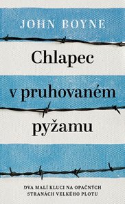 Chlapec v pruhovan&#233;m pyžamu